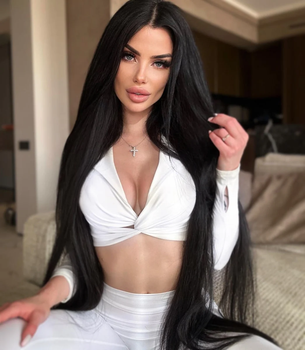 Moli  escort in Dubai